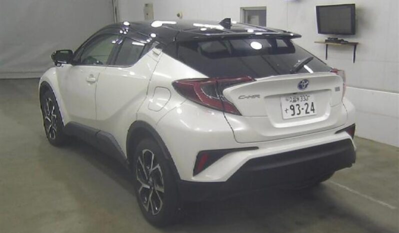 
								TOYOTA C-HR HYBRID (2019) full									